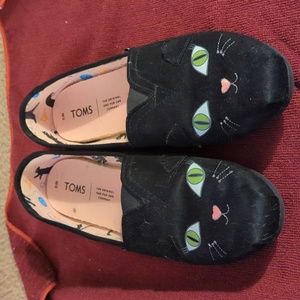 Women's Toms size 9 cat themed